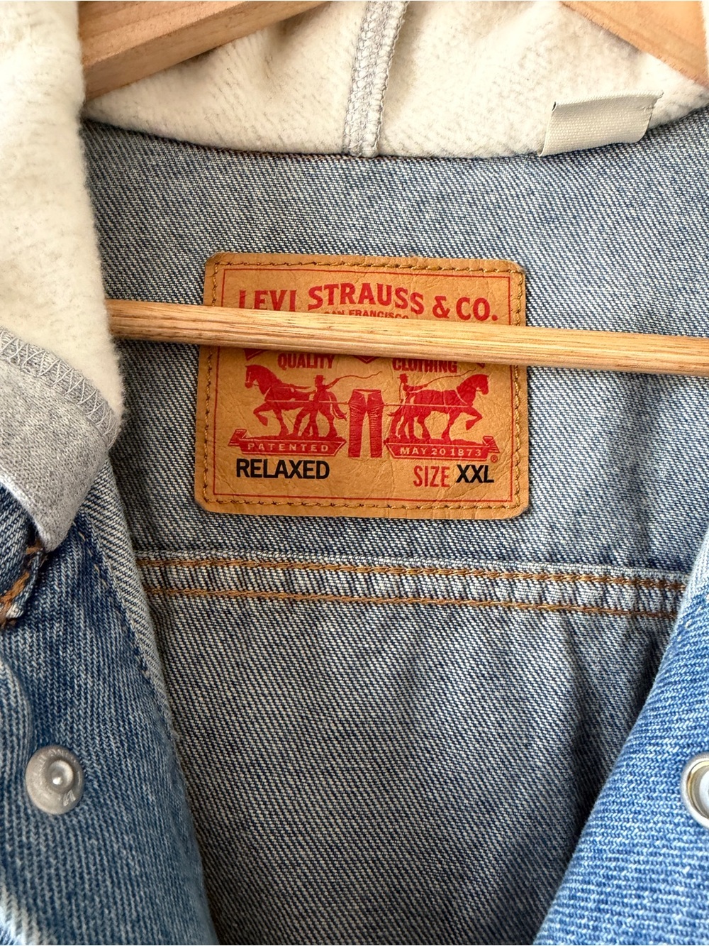 Levi's Blue Denim Jacket with Gray Hood and Sleeves - Picture 2 of 8